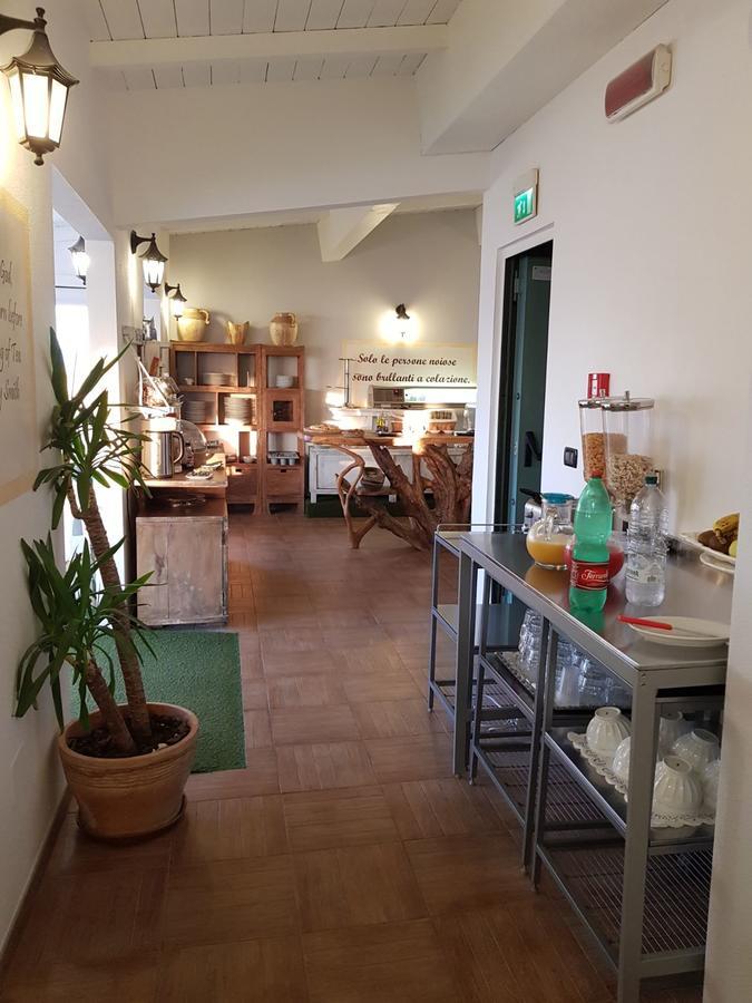 Hotel Bella 'Mbriana Фоллоника Экстерьер фото